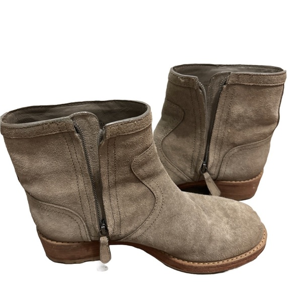 Tory Burch Eloise Flat Ankle Bootie. Size 6 - Picture 6 of 9